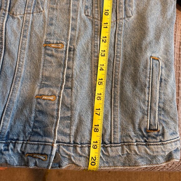 Levi's Jean Jacket - Picture 2 of 4